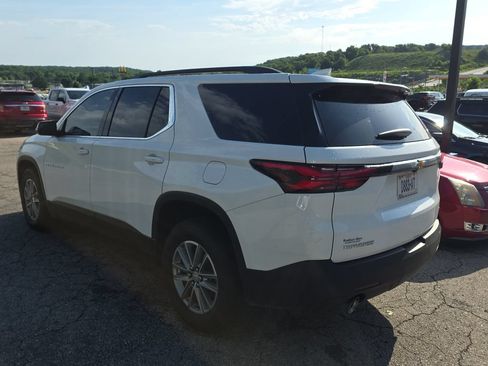 Used 2023 Chevrolet Traverse LT FWD image 4