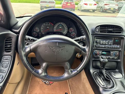 Used 2003 Chevrolet Corvette Coupe w/ Preferred Equipment Group RWD image 13