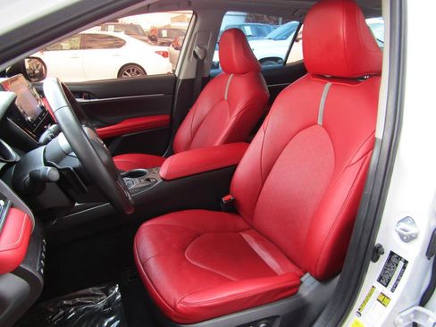 Used 2021 Toyota Camry XSE w/ Navigation Package image 9