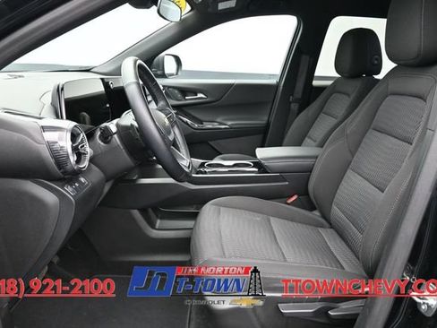 Used 2025 Chevrolet Equinox LT FWD image 18