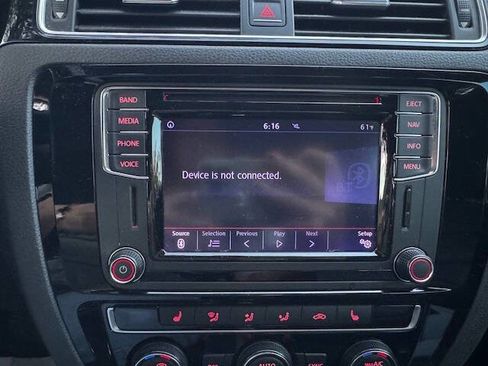 Used 2017 Volkswagen Jetta SEL image 41