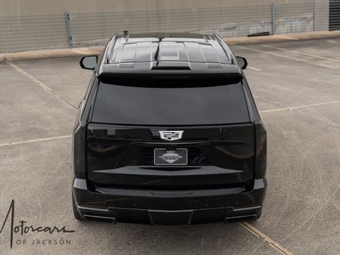 Used 2025 Cadillac Escalade Sport Platinum w/ LPO, Floor Liner Package image 27