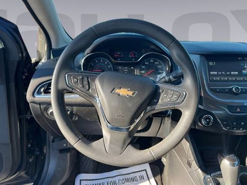 Used 2017 Chevrolet Cruze LT image 13