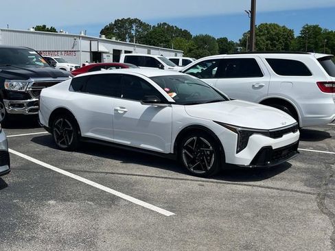 Used 2025 Kia K4 GT-Line FWD image 2