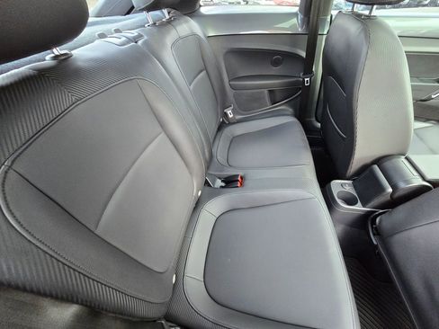 Used 2015 Volkswagen Beetle TDI image 27