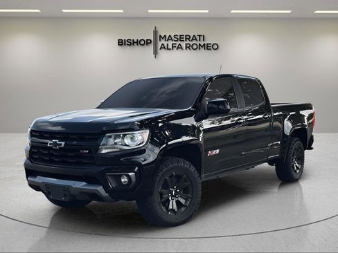 Used 2022 Chevrolet Colorado Z71 w/ Z71 Midnight Edition AWD/4WD image 3