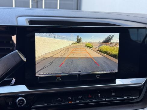 Certified 2024 GMC Sierra 1500 SLT image 28