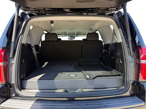 Used 2019 Chevrolet Tahoe LT w/ Luxury Package AWD/4WD image 17