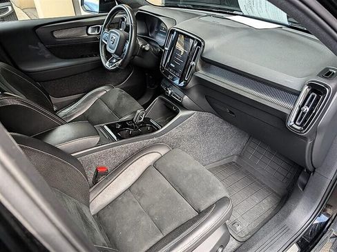 Used 2021 Volvo XC40 P8 Recharge w/ Advanced Package AWD/4WD image 4