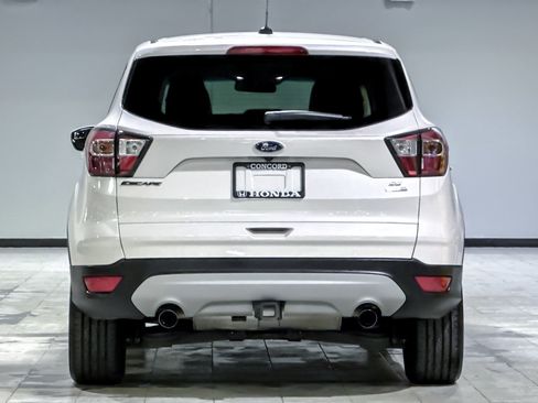 Used 2017 Ford Escape SE image 9