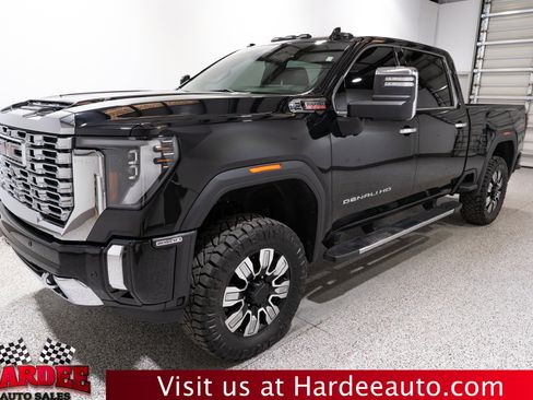 Used 2026 GMC Sierra 2500 Denali w/ Technology Package AWD/4WD image 2