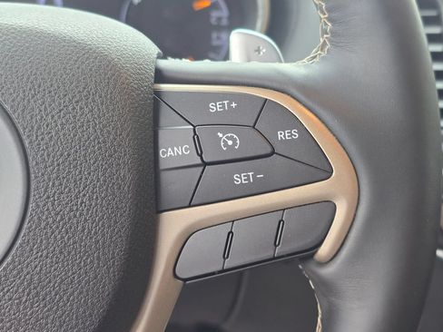 Used 2015 Jeep Grand Cherokee Overland AWD/4WD image 29