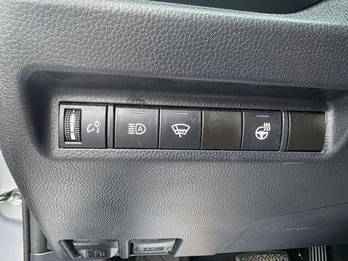 Used 2021 Toyota RAV4 XLE w/ XLE Grade Weather Package AWD/4WD image 24
