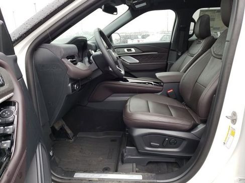 New 2025 Ford Explorer Platinum w/ Ultimate Package image 17