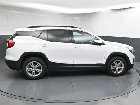 Used 2020 GMC Terrain SLE w/ Driver Convenience Package image 9