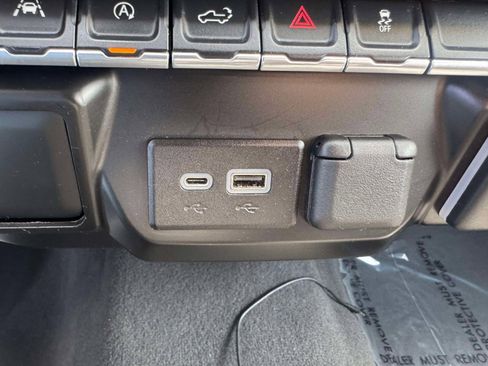 Used 2022 Chevrolet Silverado 1500 Custom image 29