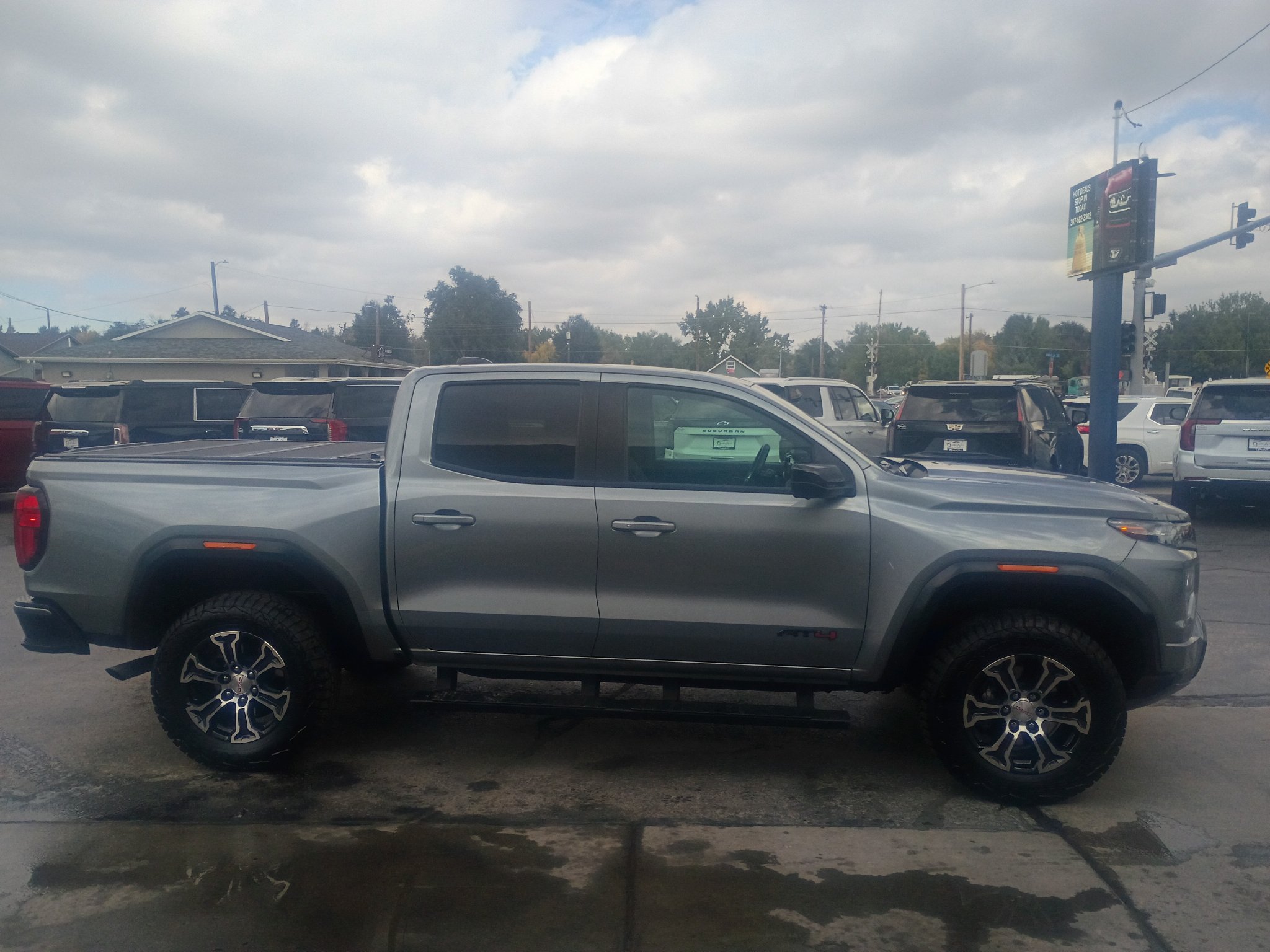 Used 2023 GMC Canyon AT4 w/ AT4 Premium Package AWD/4WD image 5