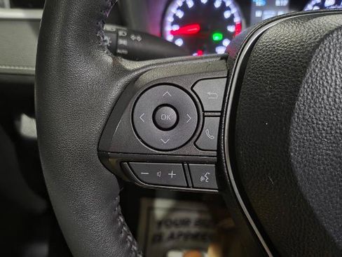 Used 2022 Toyota RAV4 XLE image 21