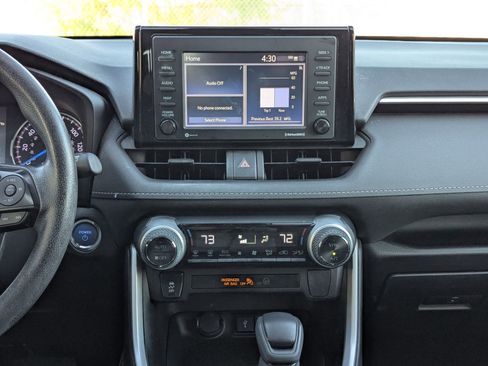 Used 2022 Toyota RAV4 XLE w/ Convenience Package image 18