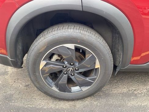 Used 2025 Nissan Rogue SV image 9