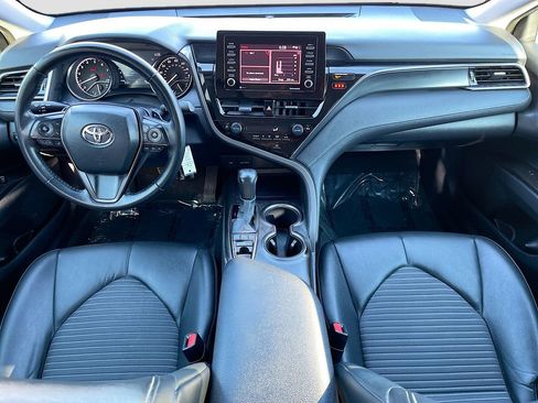 Used 2022 Toyota Camry SE w/ Carpet Mat Package (TMS) AWD/4WD image 20