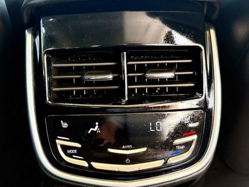 Used 2013 Cadillac XTS Premium FWD image 32