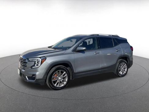 Used 2024 GMC Terrain SLT image 8