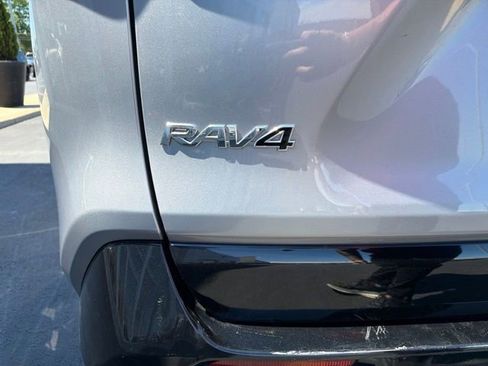 Used 2021 Toyota RAV4 XSE w/ XSE Grade Weather Package AWD/4WD image 10