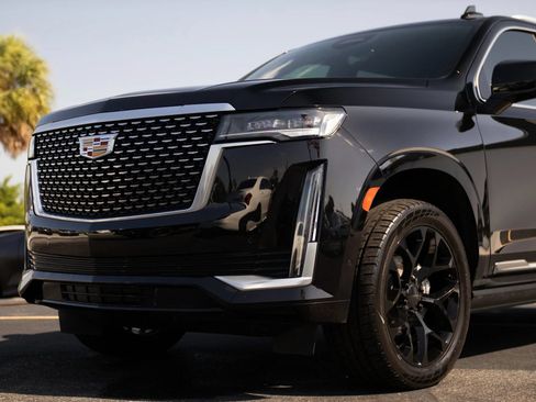 Used 2021 Cadillac Escalade ESV Premium Luxury w/ Driver Assist Tech Package AWD/4WD image 7