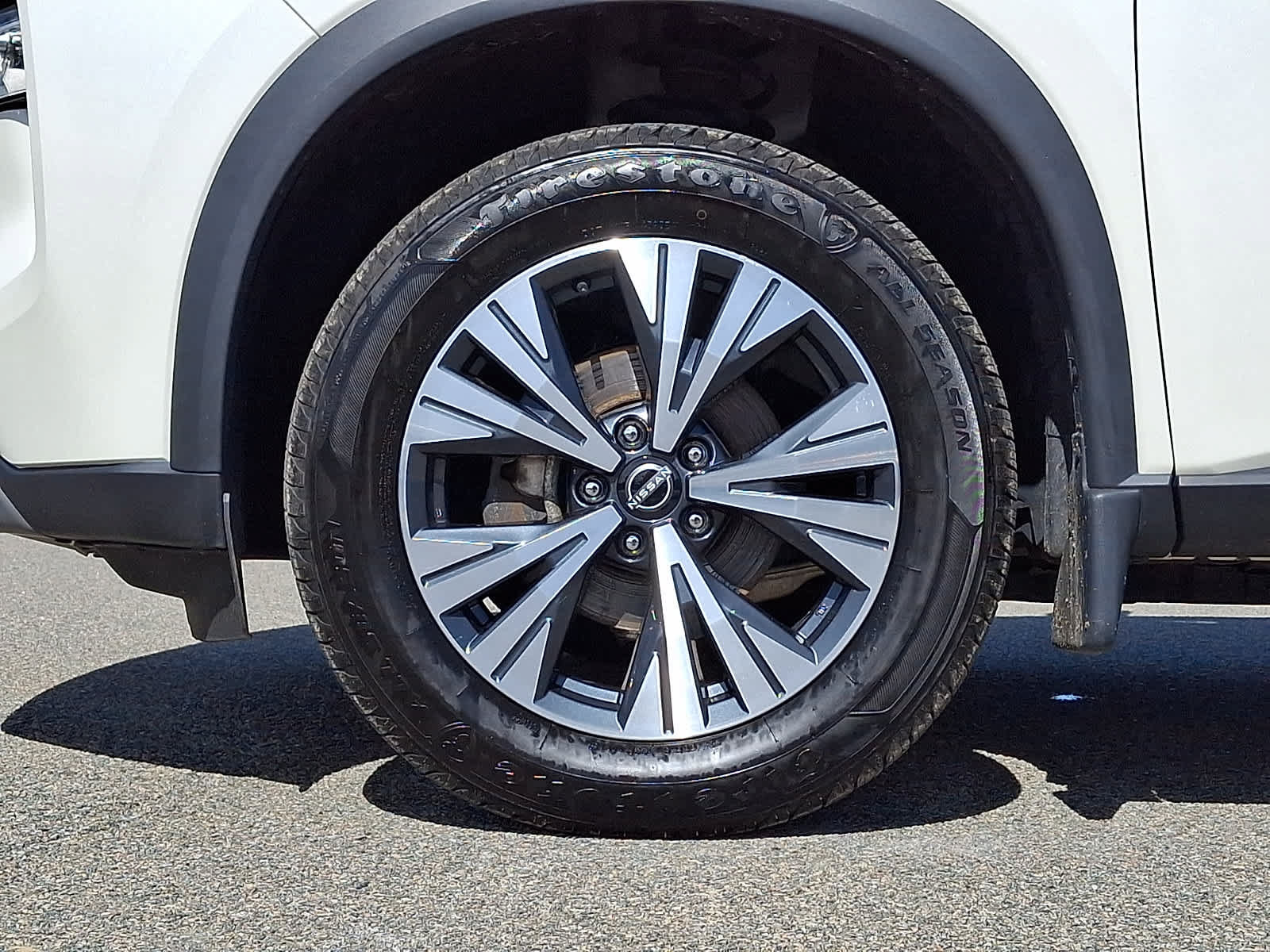 Used 2023 Nissan Rogue SV AWD/4WD image 9