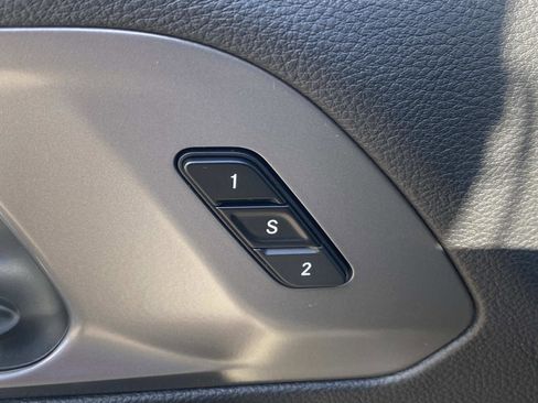 Certified 2025 Chrysler Pacifica Select image 20