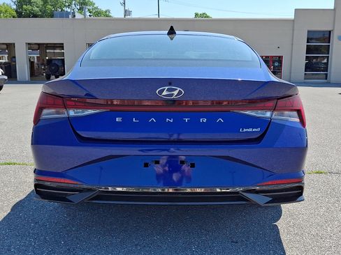 Used 2022 Hyundai Elantra Limited FWD image 6