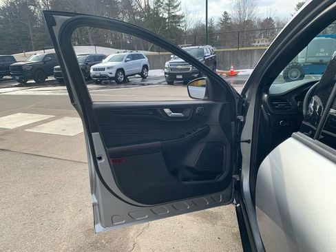 Used 2024 Ford Escape ST-Line Select w/ Tech Pack #2 image 17