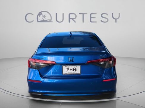 Used 2023 Honda Civic Touring image 6