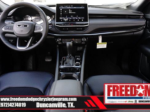 New 2026 Jeep Compass Latitude image 11