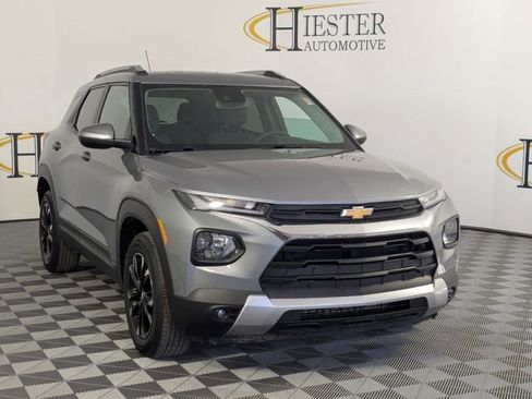 Used 2023 Chevrolet TrailBlazer LT w/ Convenience Package image 2