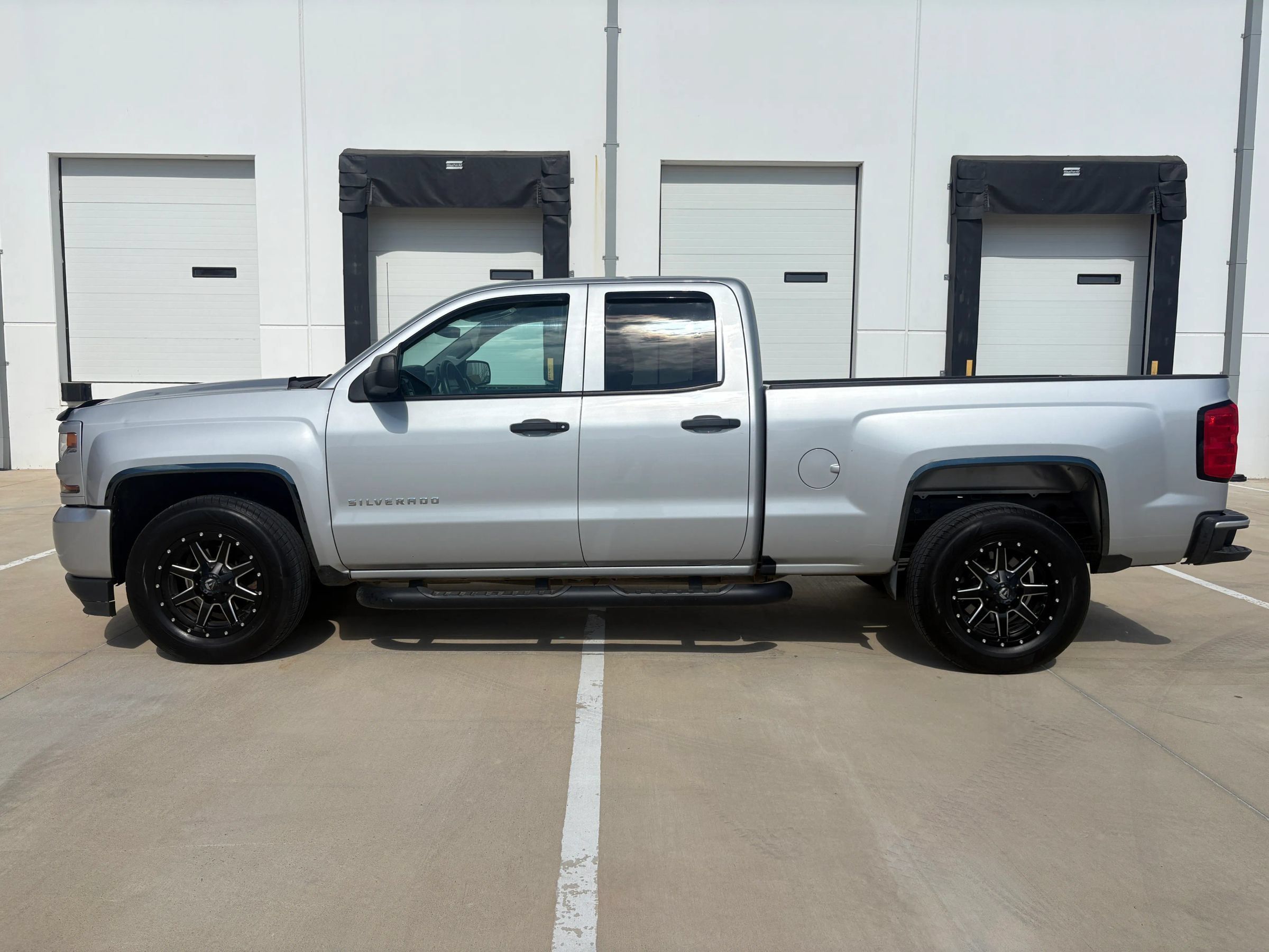 Used 2016 Chevrolet Silverado 1500 Custom w/ Custom Convenience Package RWD image 6