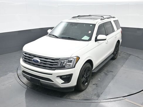 Used 2021 Ford Expedition XLT image 16