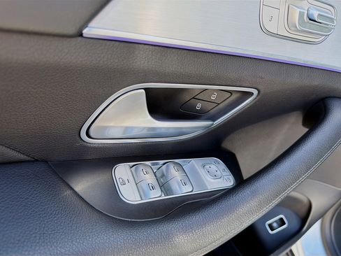 Used 2024 Mercedes-Benz GLS 450 4MATIC image 25