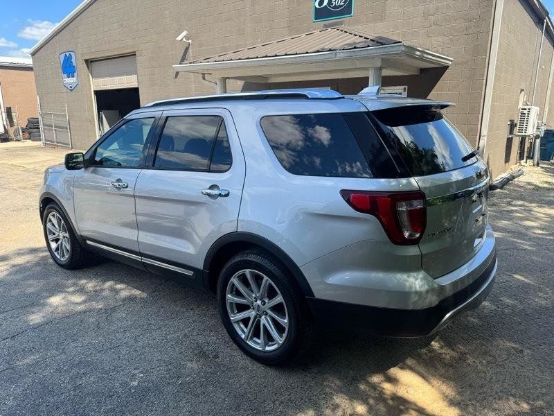 Used 2017 Ford Explorer Limited FWD image 7