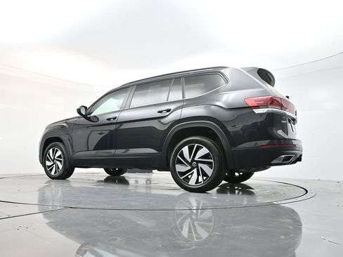 Used 2025 Volkswagen Atlas SE image 35