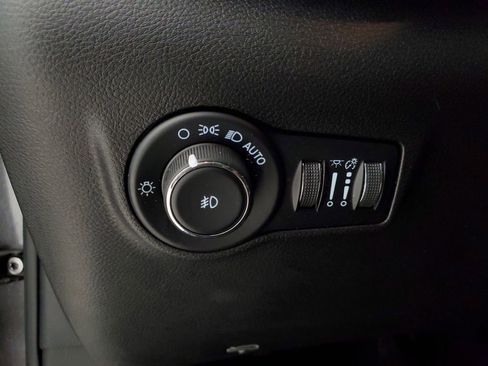 Used 2023 Jeep Compass Latitude w/ Convenience Group AWD/4WD image 13