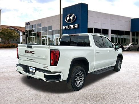 Used 2020 GMC Sierra 1500 AT4 w/ Off-Road Performance Package image 3