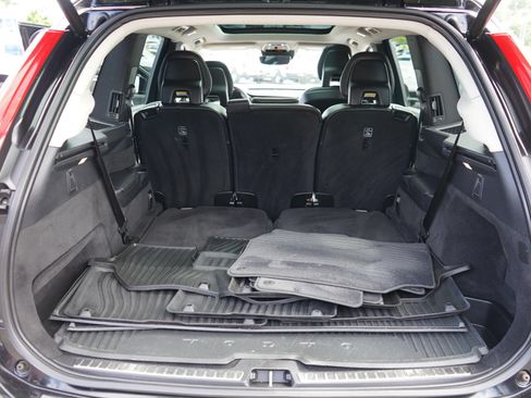 Used 2016 Volvo XC90 T6 Momentum w/ Momentum Plus Package AWD/4WD image 25