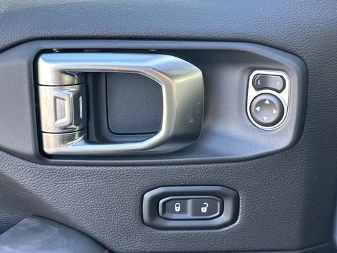 New 2026 Jeep Wrangler Unlimited Rubicon image 12