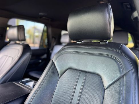 Used 2018 Ford Expedition Limited RWD image 15