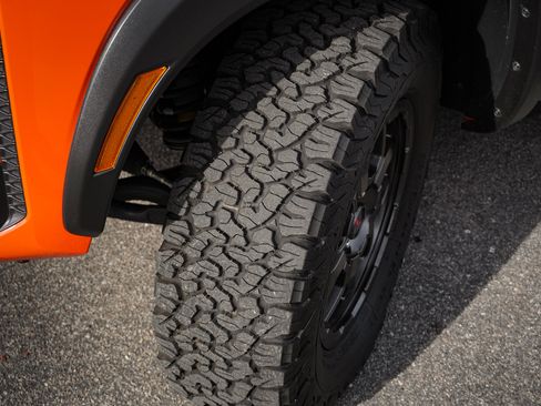 Used 2025 Nissan Frontier PRO-4X w/ Pro Convenience Package image 11