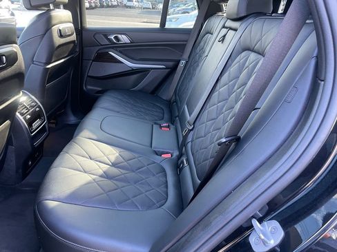 Used 2024 BMW X5 xDrive50e image 7