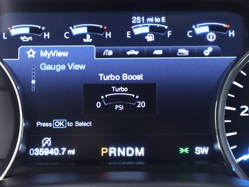 Used 2018 Ford F150 Lariat w/ Heavy-Duty Payload Package AWD/4WD image 16