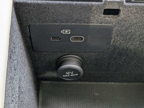 Certified 2025 Volvo XC90 B6 Ultra AWD/4WD image 34
